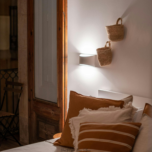 How to Clean Throw Pillows